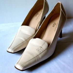 ANNE KLEIN iFlex Cream Leather Heels Square Toe Stacked Heel Women's Size 6